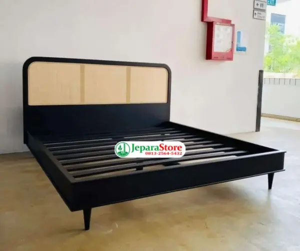 Tempat Tidur Rotan Retro